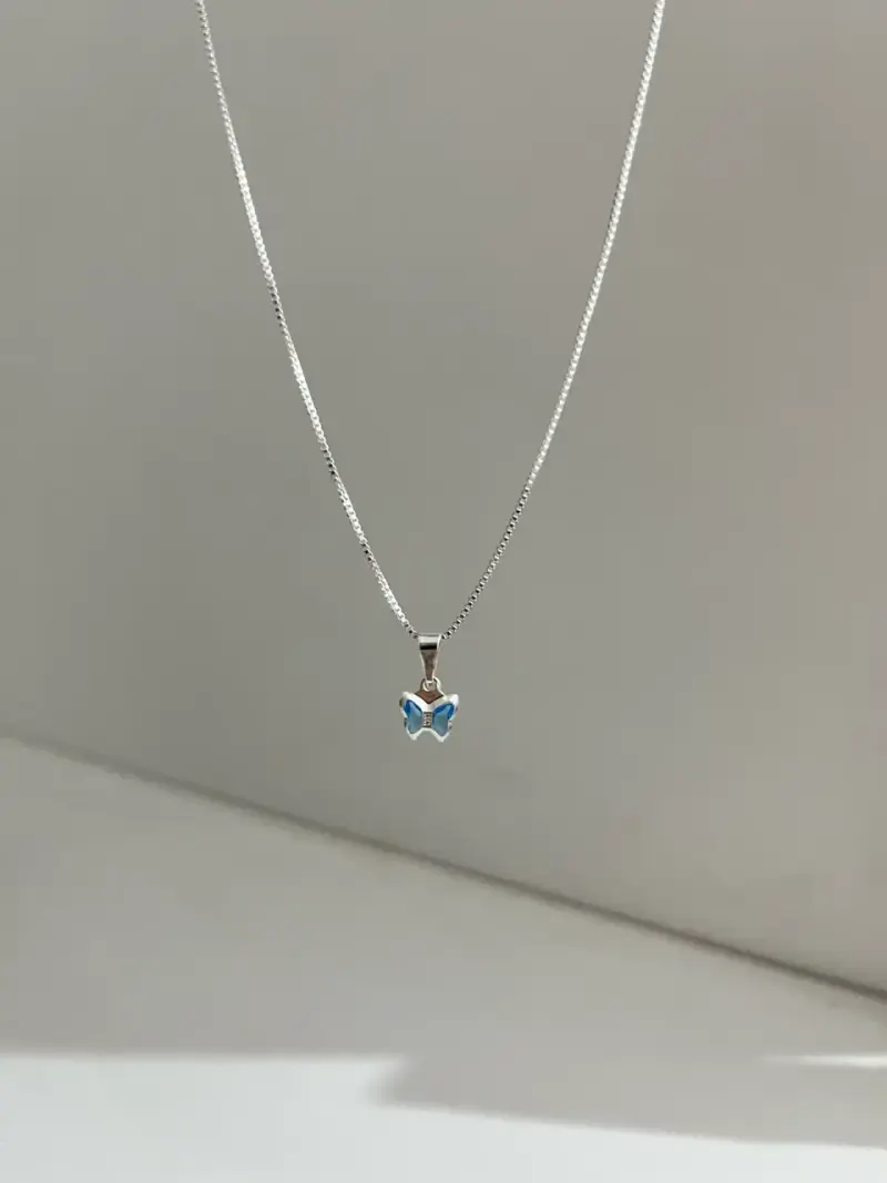 Collar de plata 925 con dije de mariposa azul