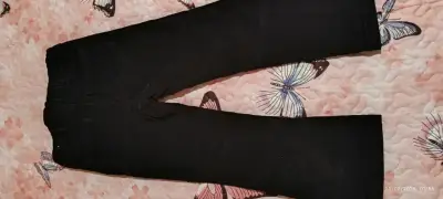 Pantalones negros con tachas para niña - miniatura 2