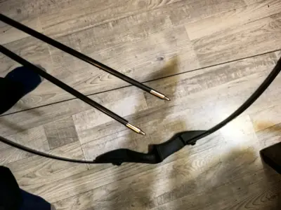 Arco recurvo con flechas para tiro deportivo - miniatura 4