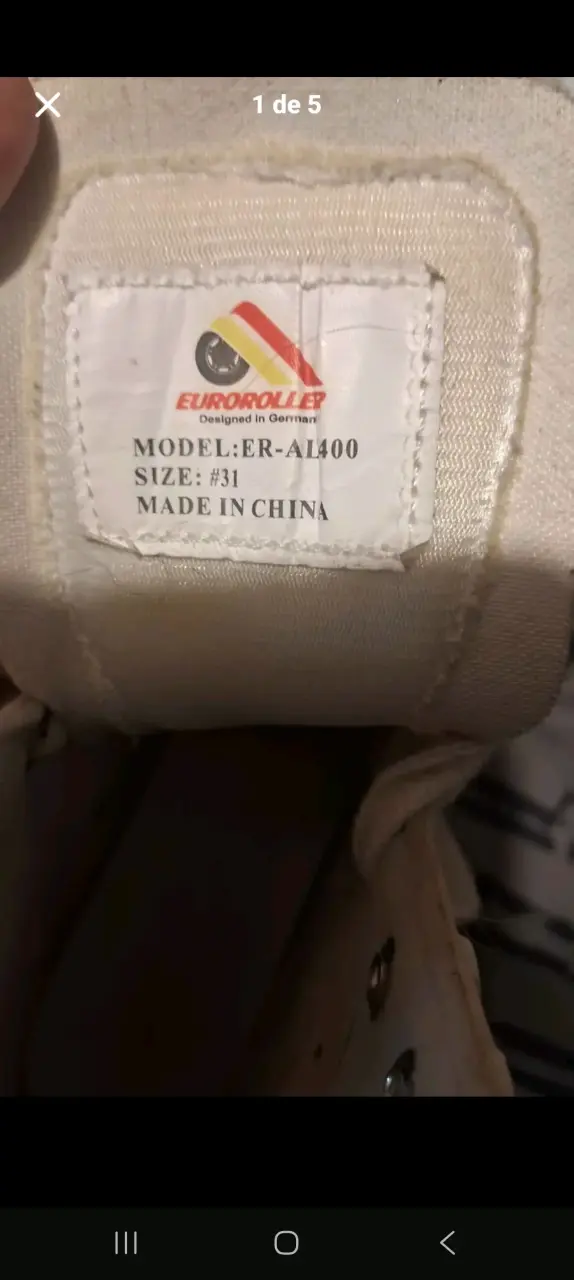 Patines de cuatro ruedas blancos usados - 2