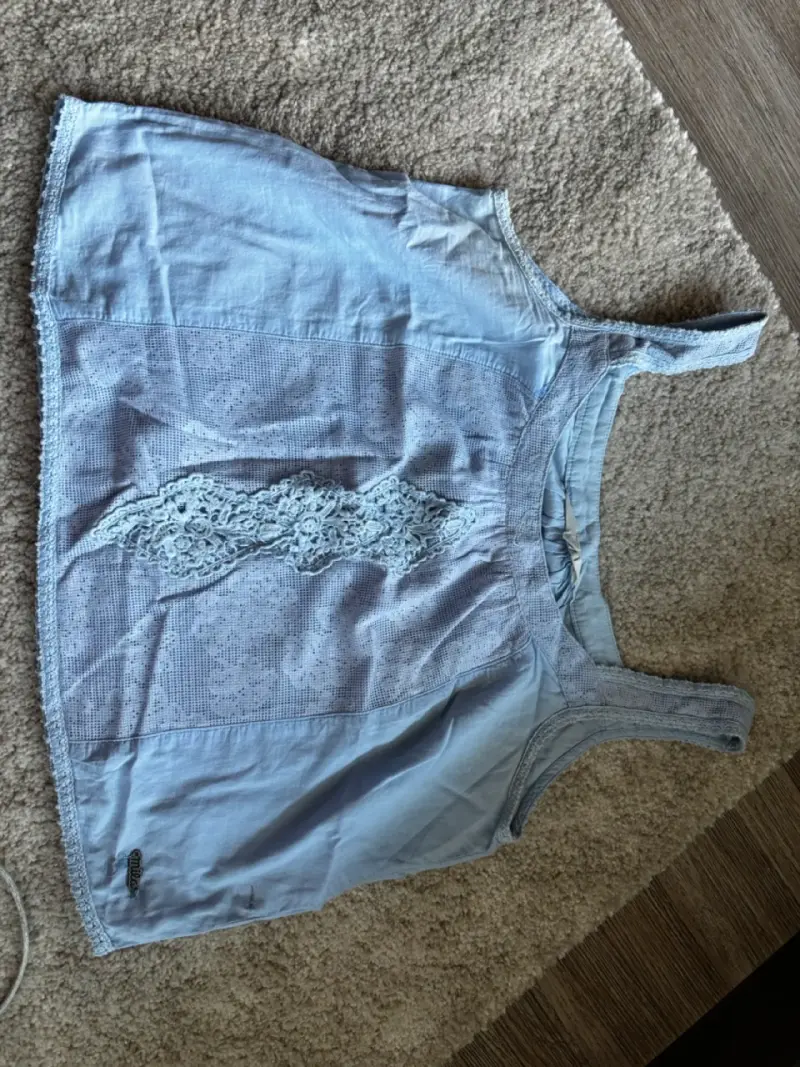 Blusa sin mangas azul claro Mila