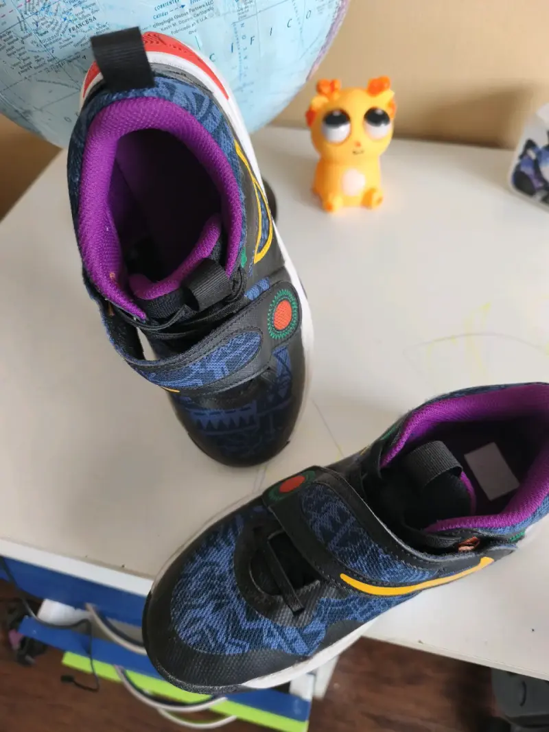 Zapatillas deportivas infantiles Nike coloridas - 3
