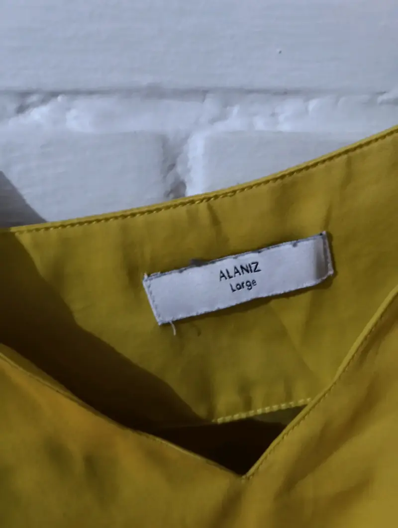 Blusa amarilla sin mangas Alaniz talla L - 2
