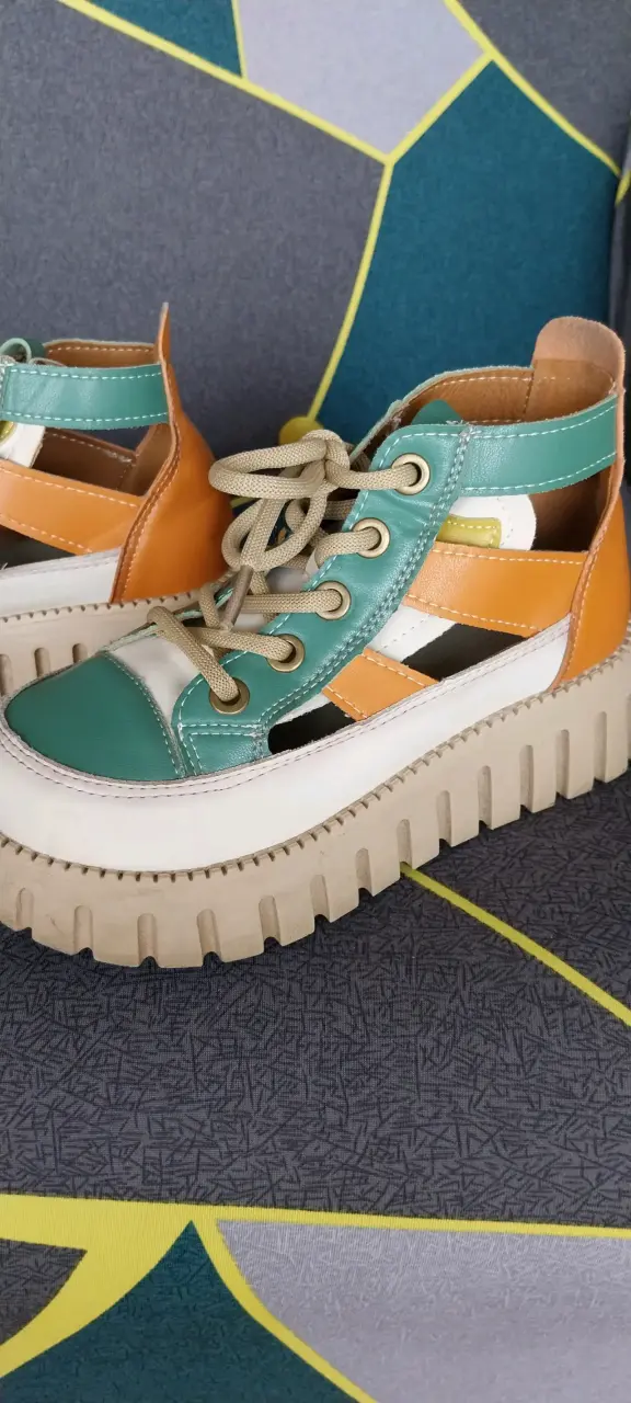 Zapato modelo unico de cuero multicolor para mujer - 1