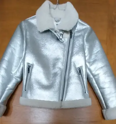 Chaqueta metálica plateada con forro de chiporro - miniatura 1