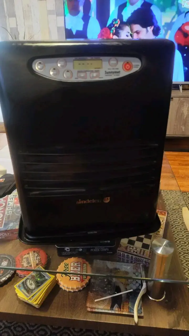 Estufa a parafina automatica marca Sindelen - 1