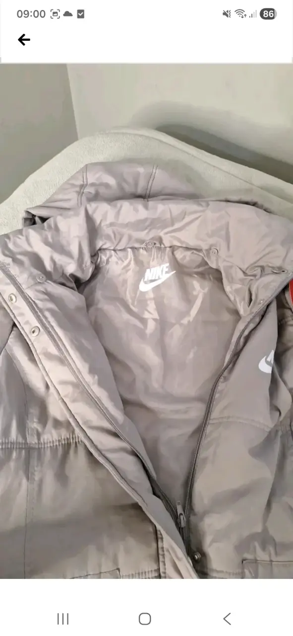 Chaqueta gris con capucha - 1