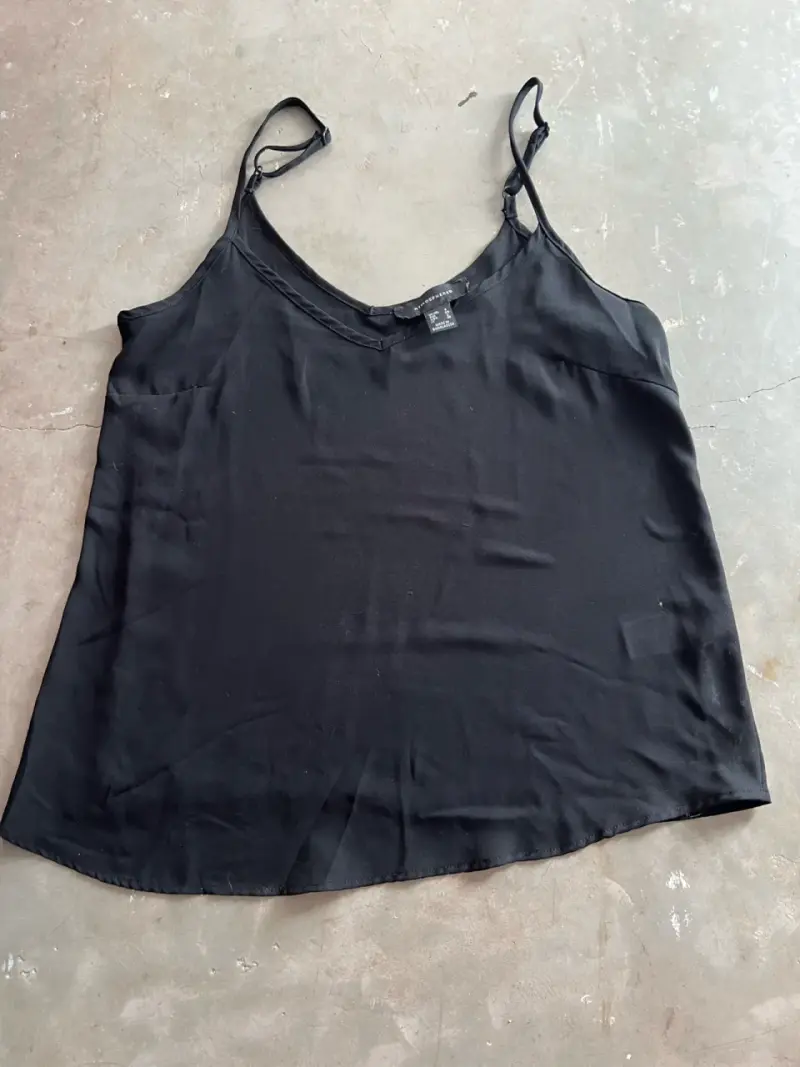 Blusa negra de tirantes para mujer