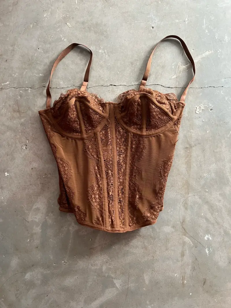 Corset de encaje marrón para mujer