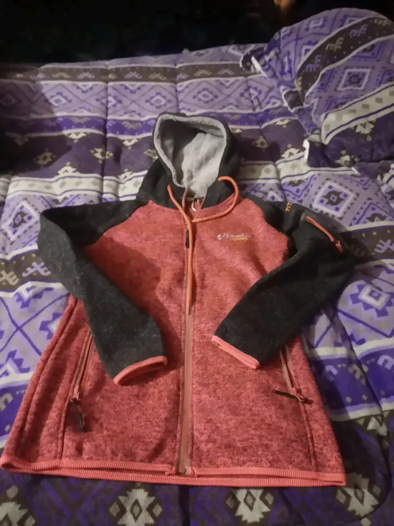 Chaqueta de polar con capucha para mujer