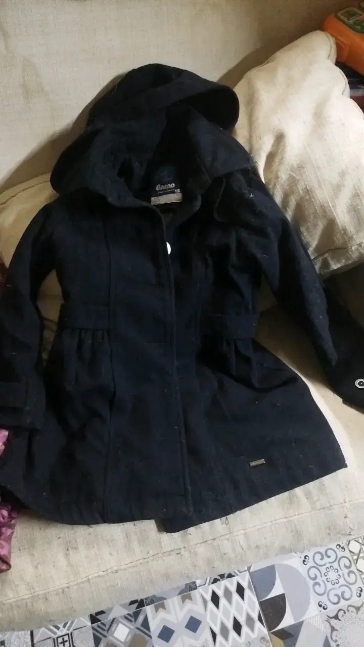 Abrigo negro con capucha para niña Cocco - 1