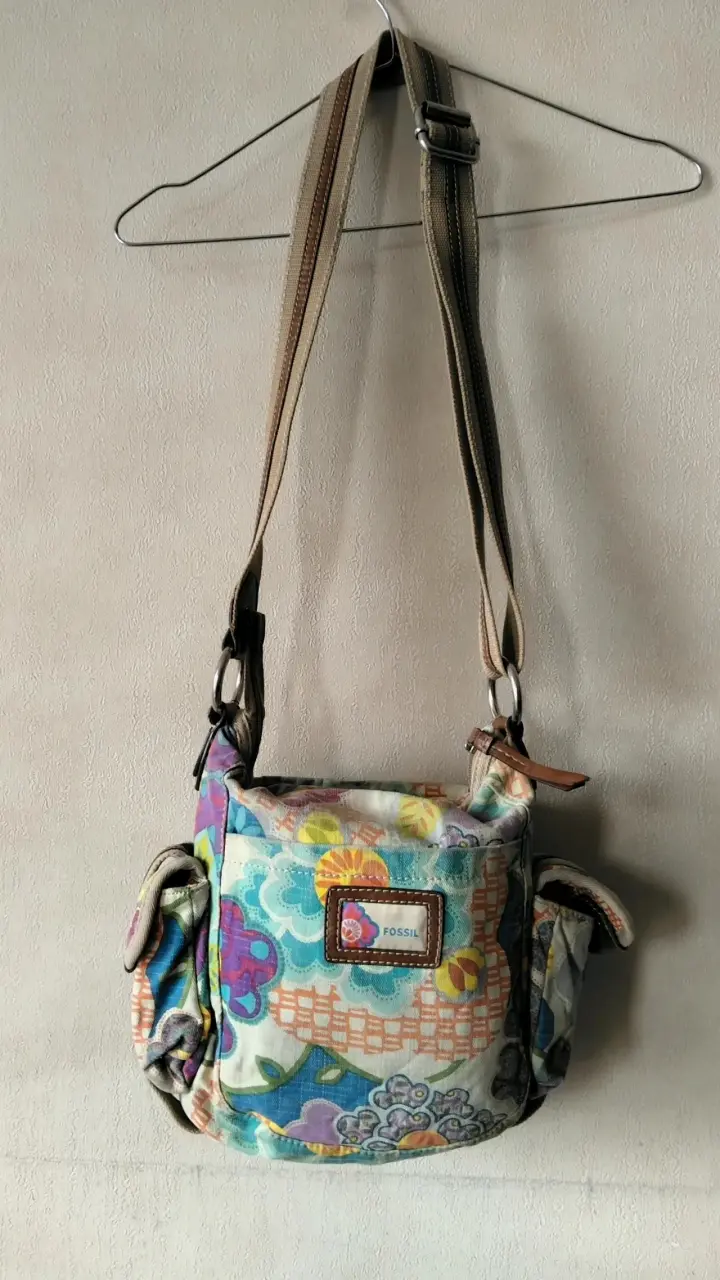 Cartera de cuero roja con correa ajustable - 3