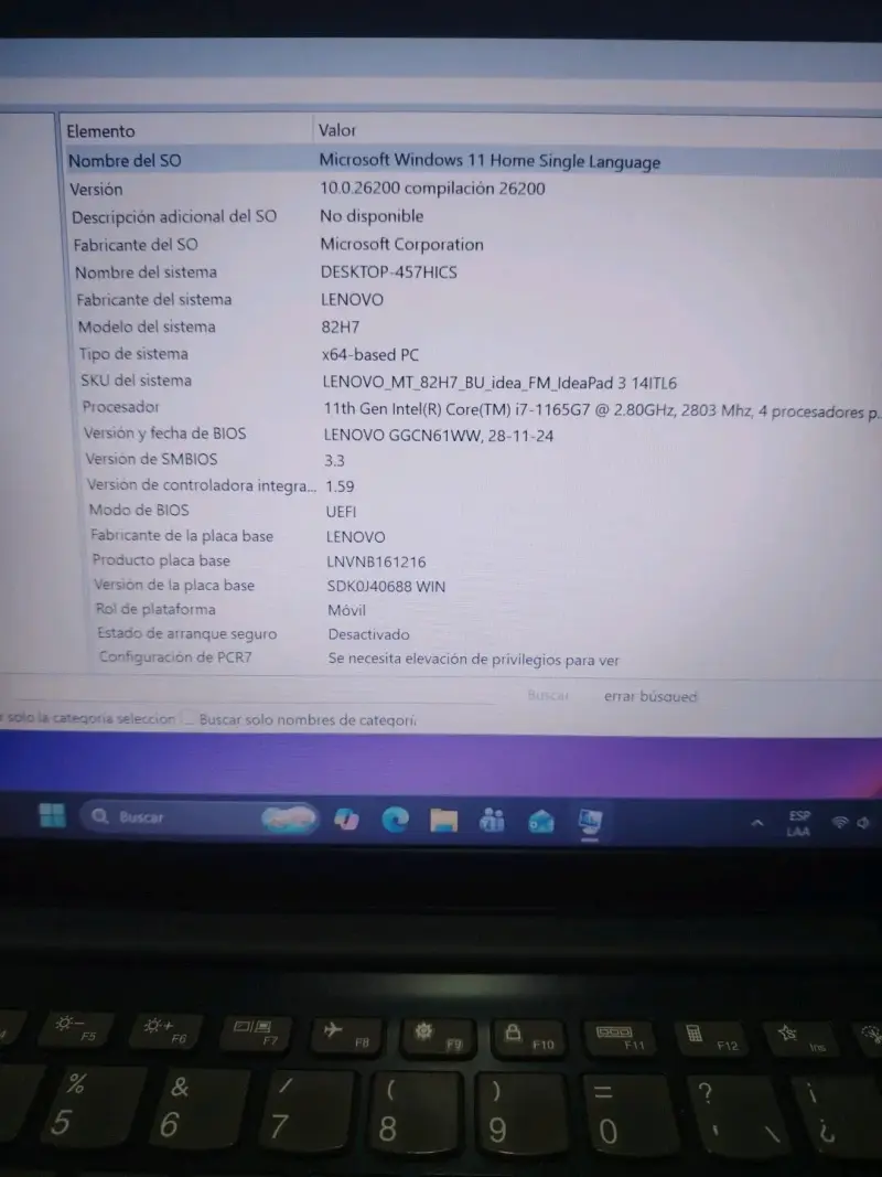 Laptop Lenovo con Windows 11 y batería recargable - 2