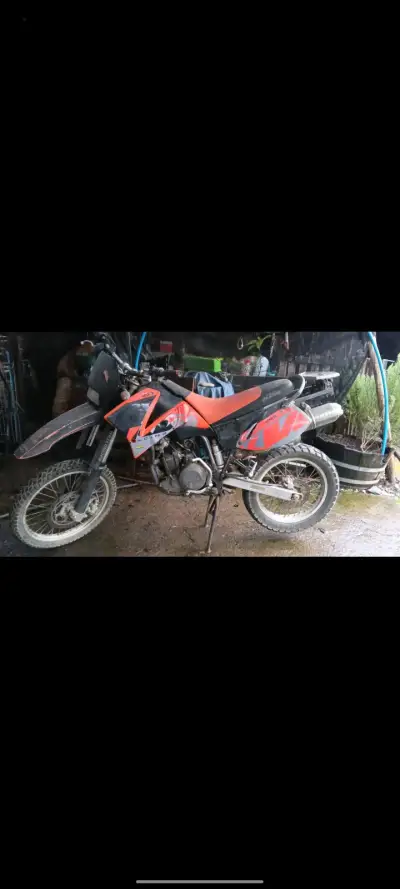 Moto Enduro  ktm 400cc  Naranja y Negra - miniatura 1