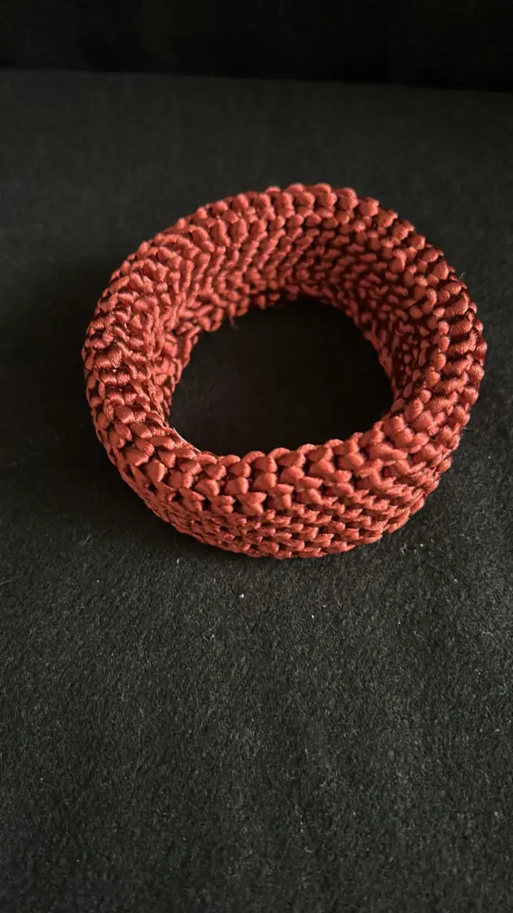 Pulsera tejida a mano color rojo - 2