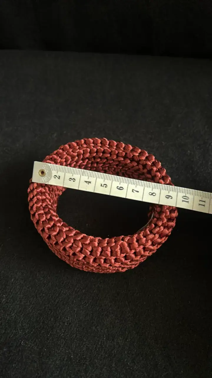 Pulsera tejida a mano color rojo - 4