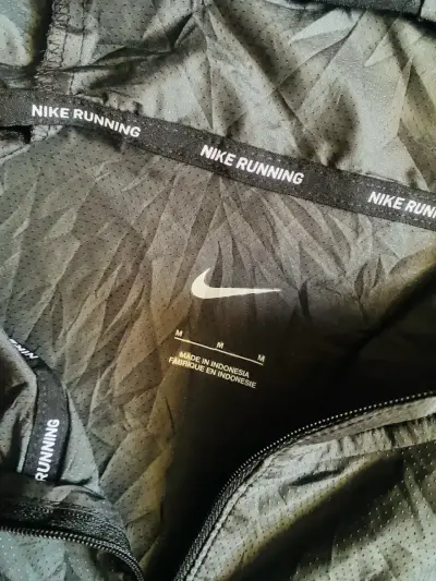Cortaviento Nike Running grafito Talla M - miniatura 3