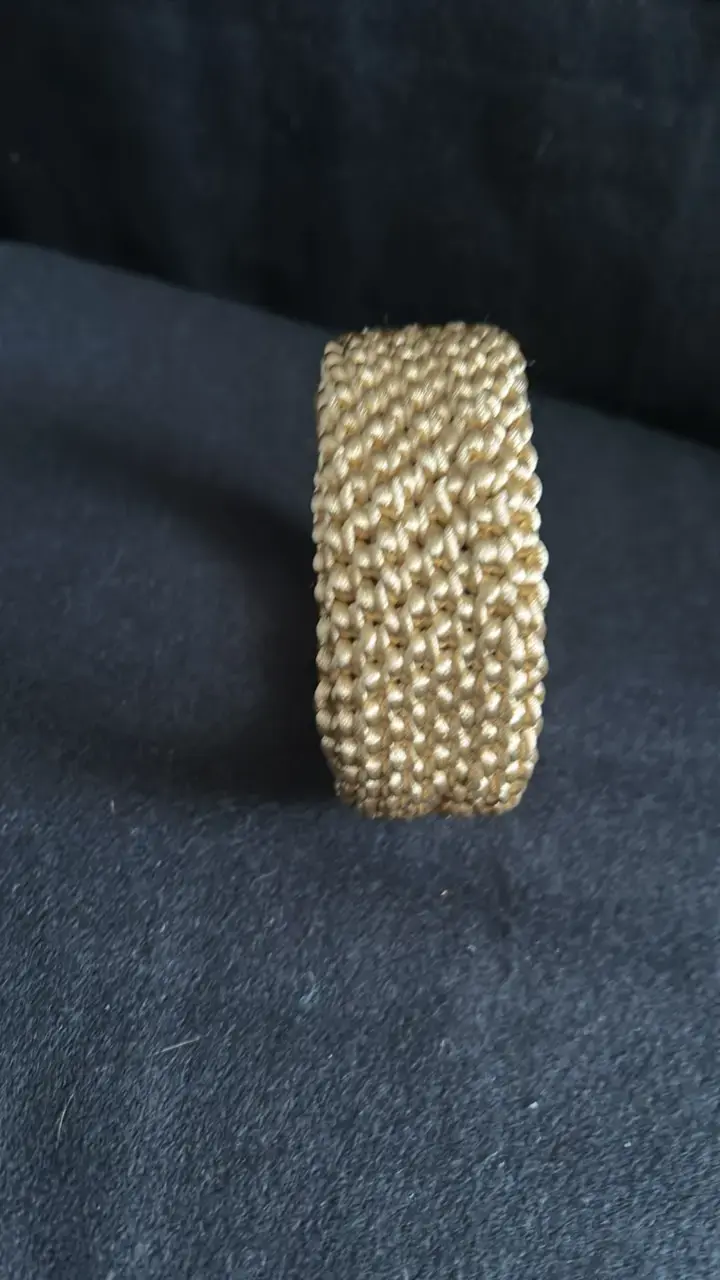Pulsera tejida dorada elegante - 2