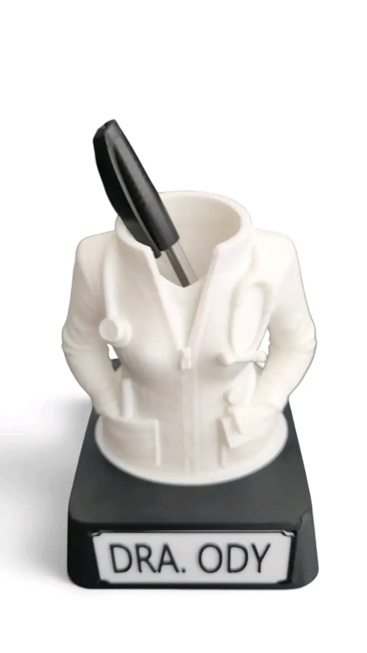 Portalápices de escritorio en forma de bata de médico - 3