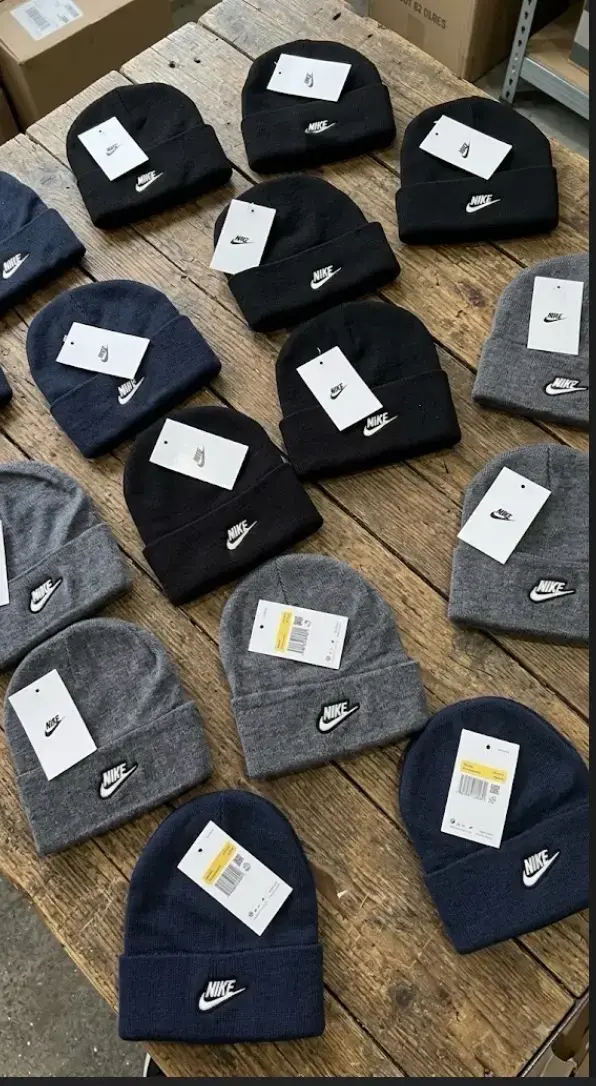 Gorros de lana Nike en varios colores - 2