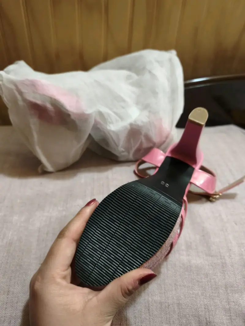 Sandalias de tacón alto rosadas con brillo - 3
