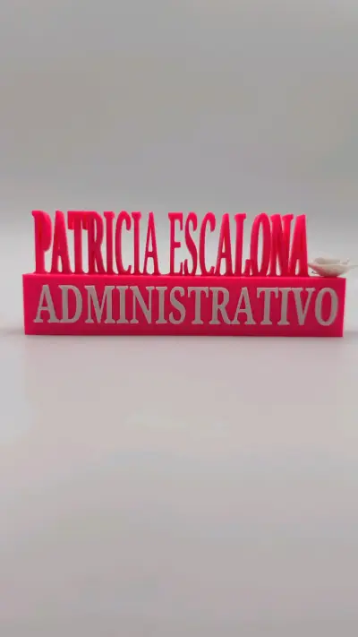 Letrero de escritorio personalizado con nombre y cargo - miniatura 1