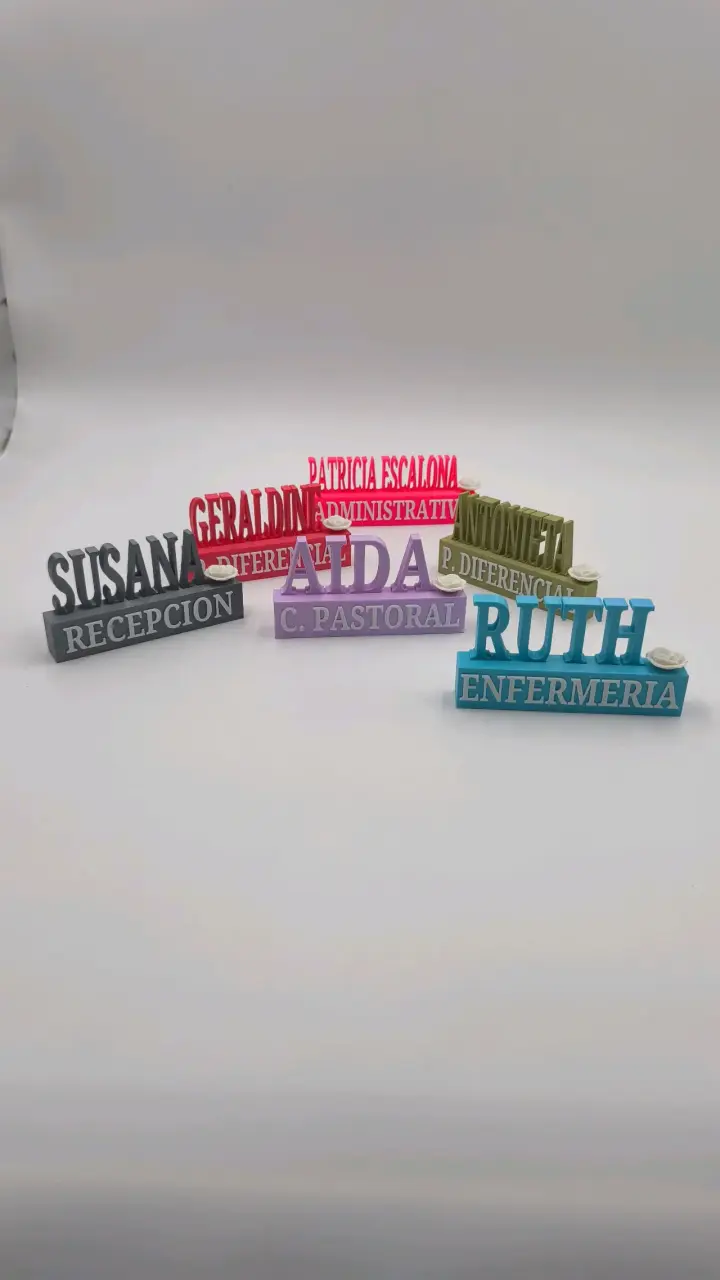 Letrero de escritorio personalizado con nombre y cargo - 3