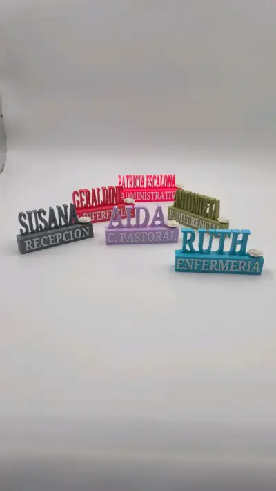 Letrero de escritorio personalizado con nombre y cargo - miniatura 3