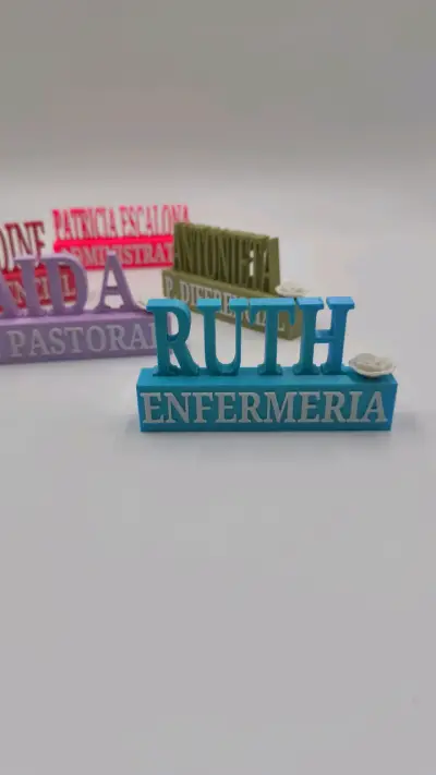 Letrero de escritorio personalizado con nombre y cargo - miniatura 4