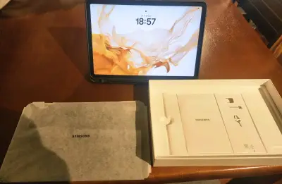 Tablet Samsung Galaxy Tab s8 en excelente estado - miniatura 1