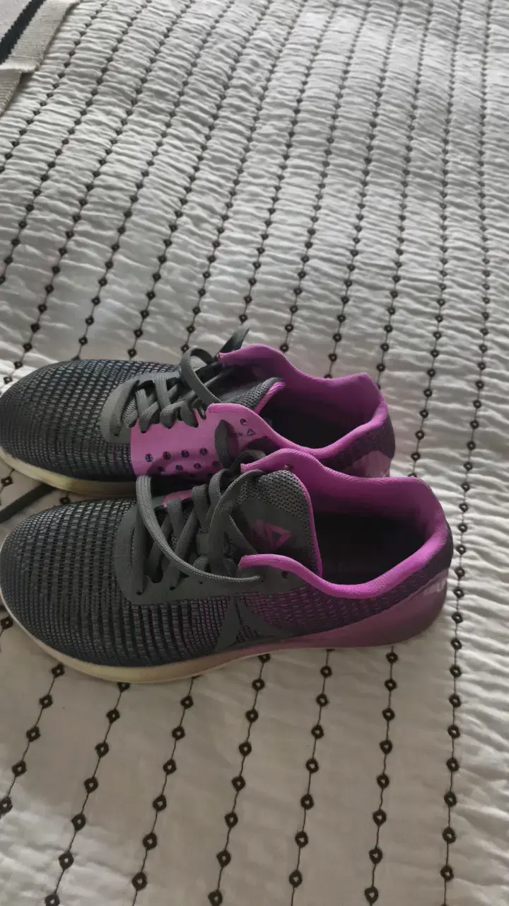 Zapatillas deportivas Reebok gris y morado - 3