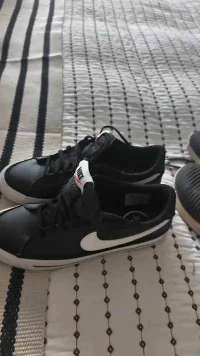 Zapatillas deportivas negras Nike para hombre - miniatura 3