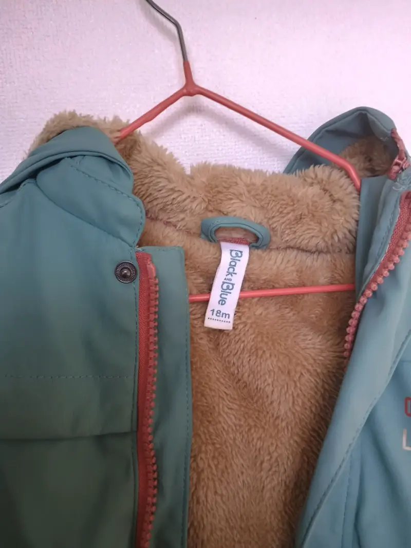 Impermeable infantil verde con capucha de dinosaur - 2