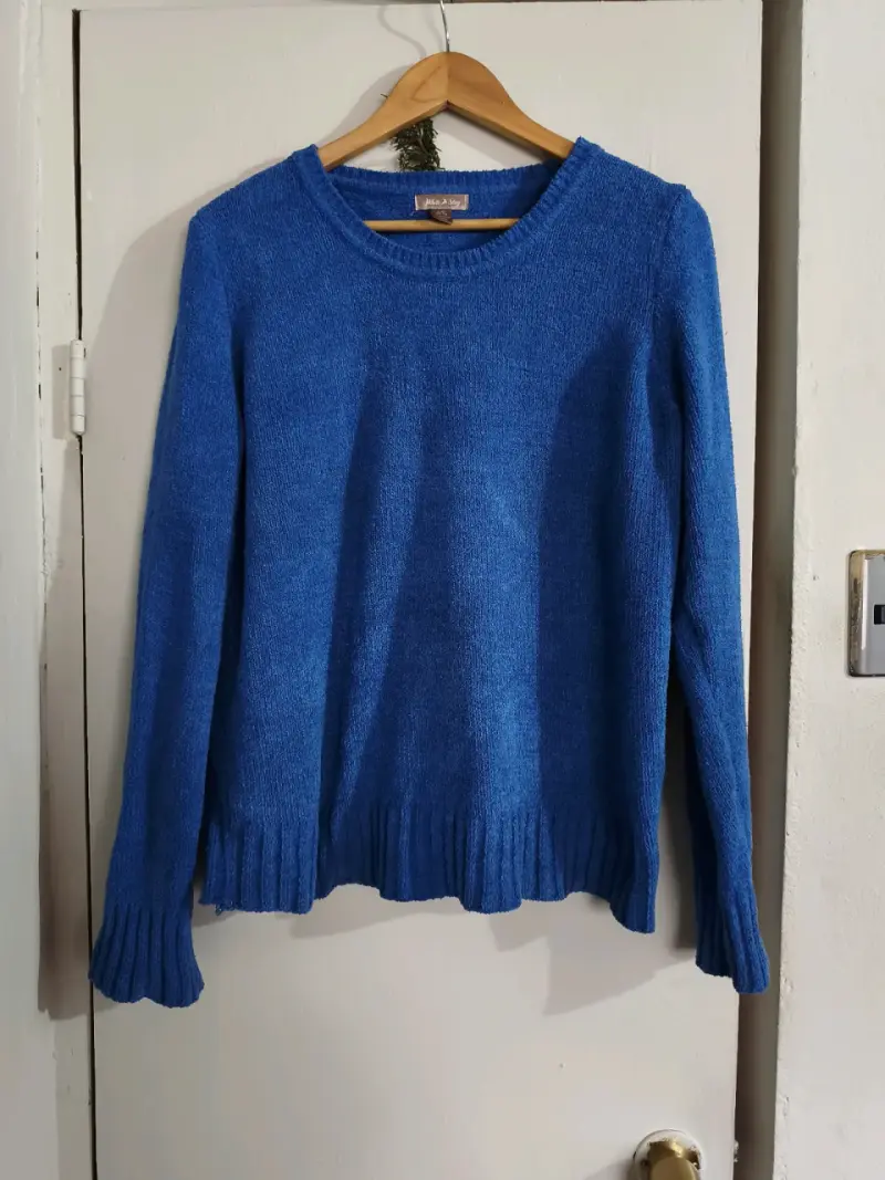 Suéter azul de lana para mujer