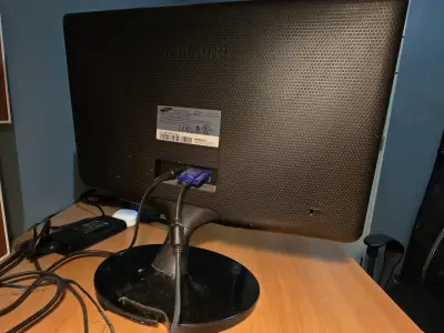 Monitor Samsung SyncMaster SA100 de 19 pulgadas - miniatura 2