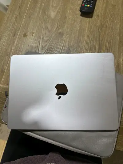 MacBook Air 13 pulgadas 16GB RAM 256GB SSD - miniatura 3