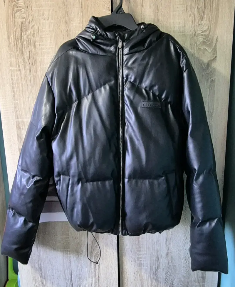 Chaqueta acolchada negra con capucha Ellesse - 1