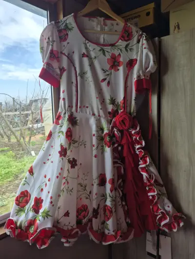 Vestidos de cueca y capa para Mujer - miniatura 1
