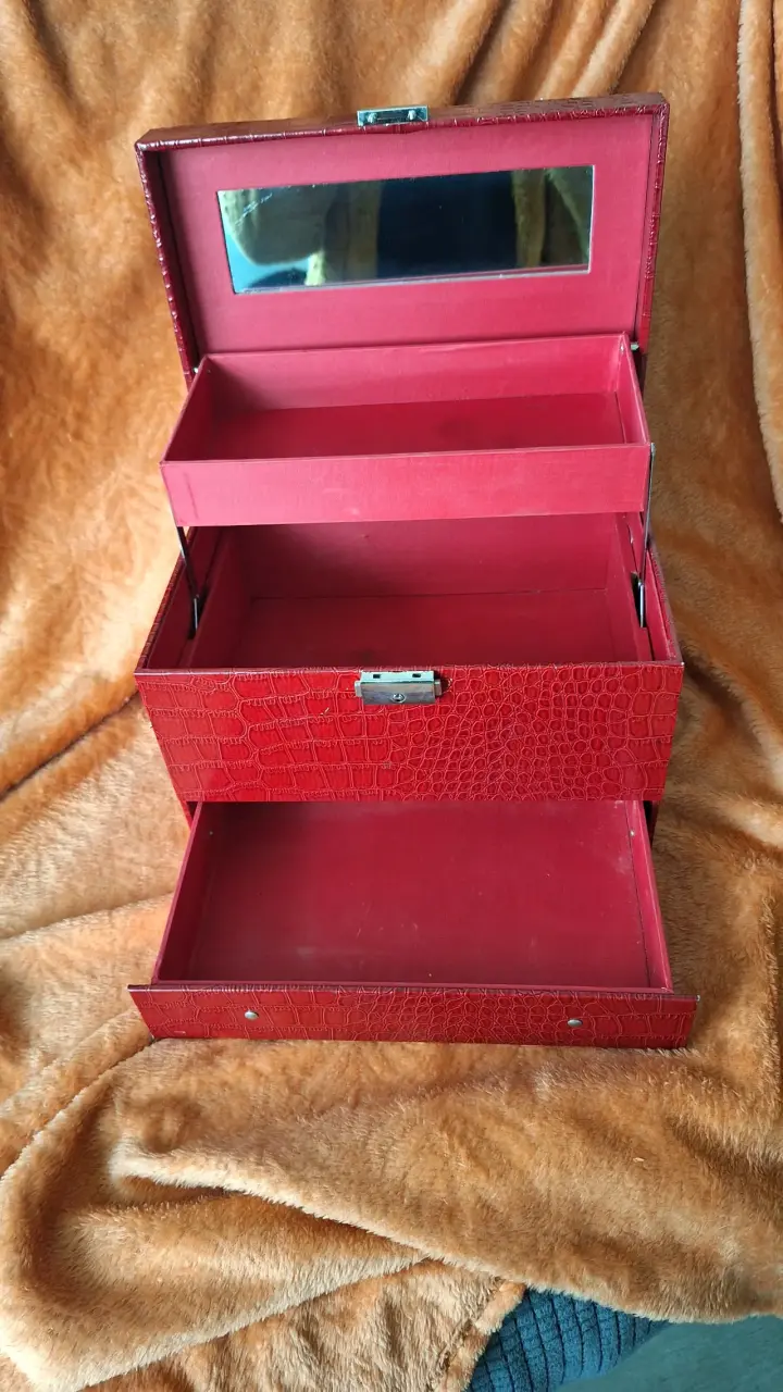 Caja organizadora de joyas roja con espejo - 2