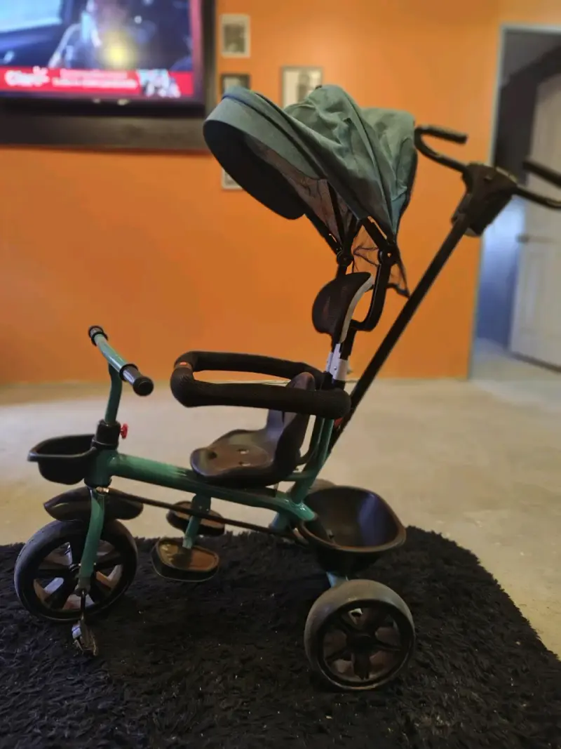 Triciclo para niños con manillar ajustable
