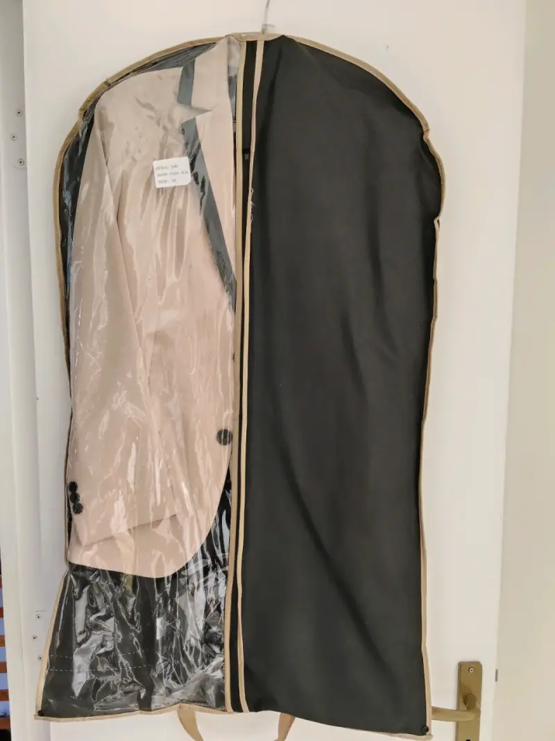 Traje de hombre beige con detalles negros Versani - 1