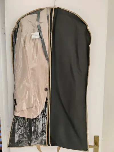 Traje de hombre beige con detalles negros Versani - miniatura 1