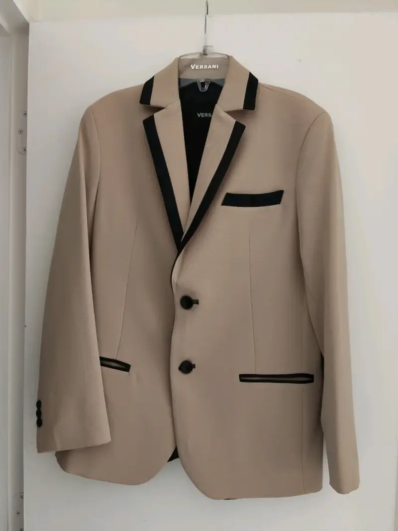 Traje de hombre beige con detalles negros Versani - 2