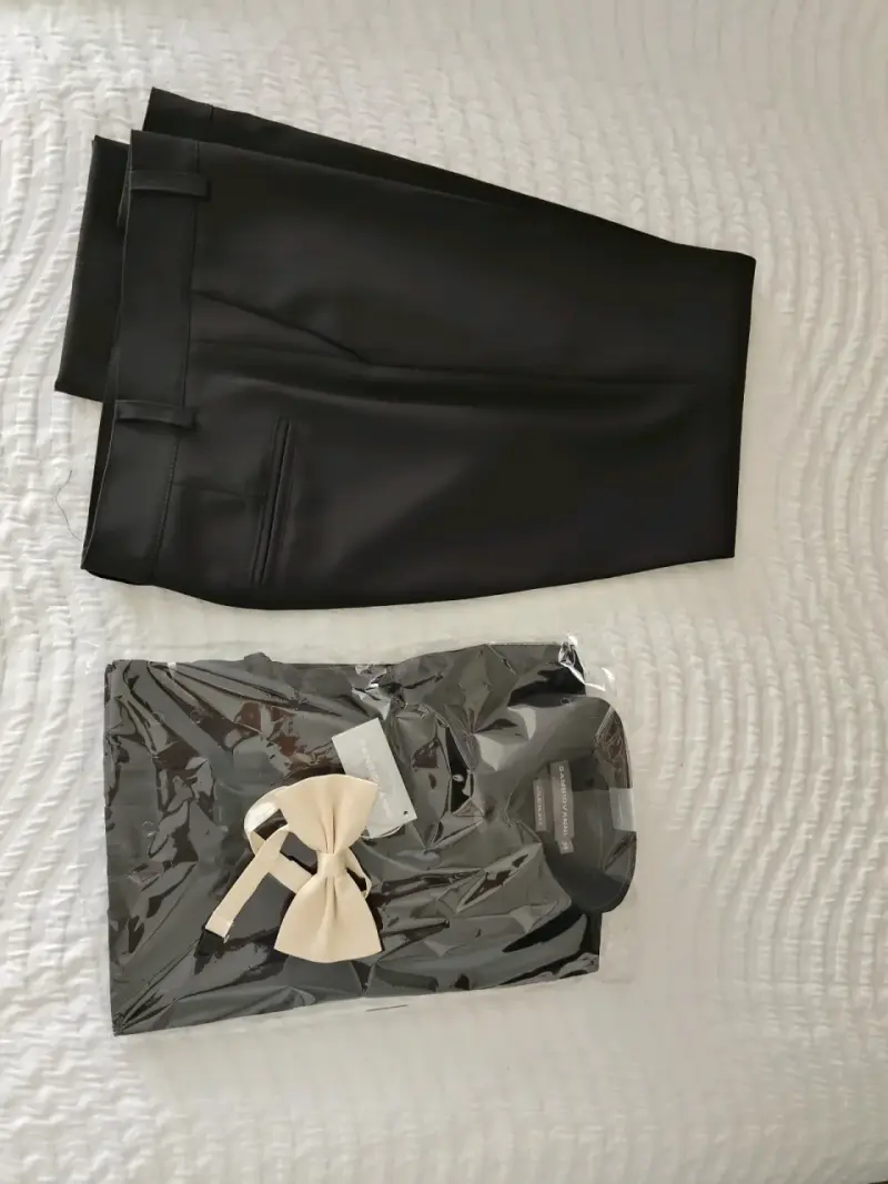 Traje de hombre beige con detalles negros Versani - 4