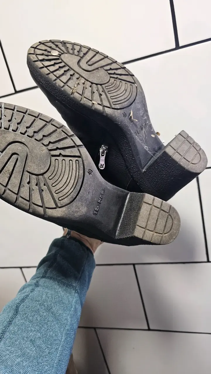 Botines de cuero negro con tacón - 3