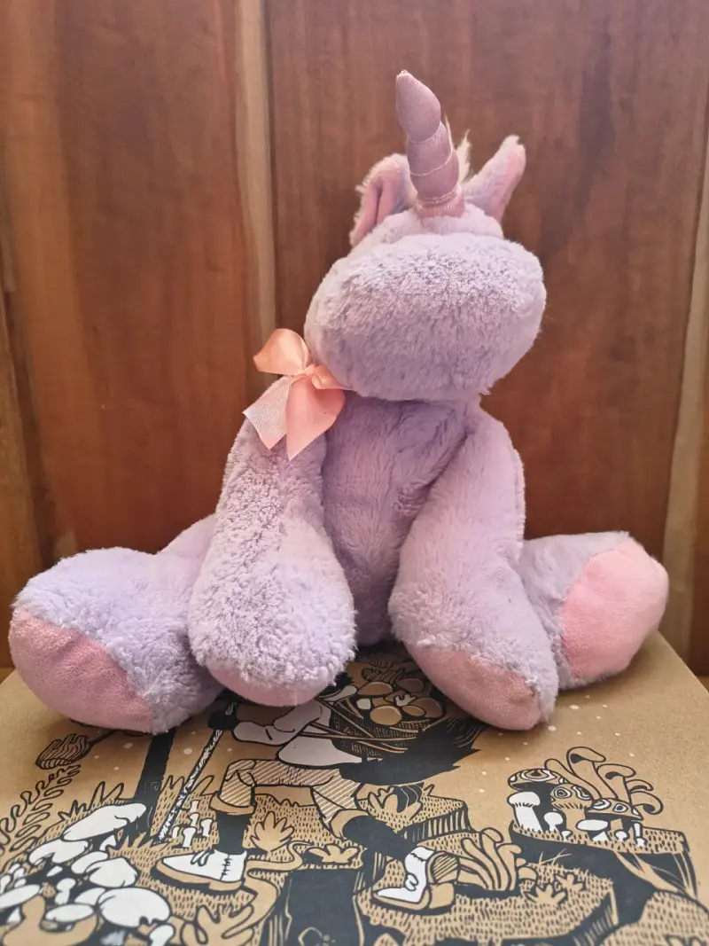 Peluche unicornio lila con lazo rosa - 2