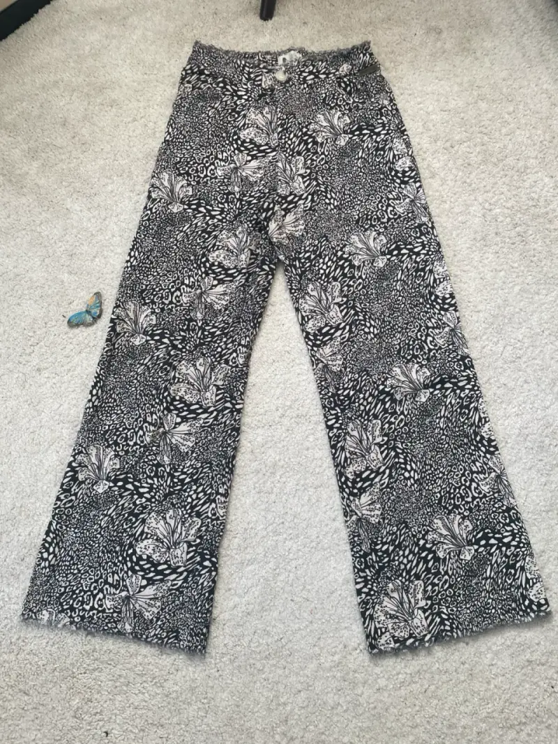 Pantalones anchos estampados Wild Lama - 1