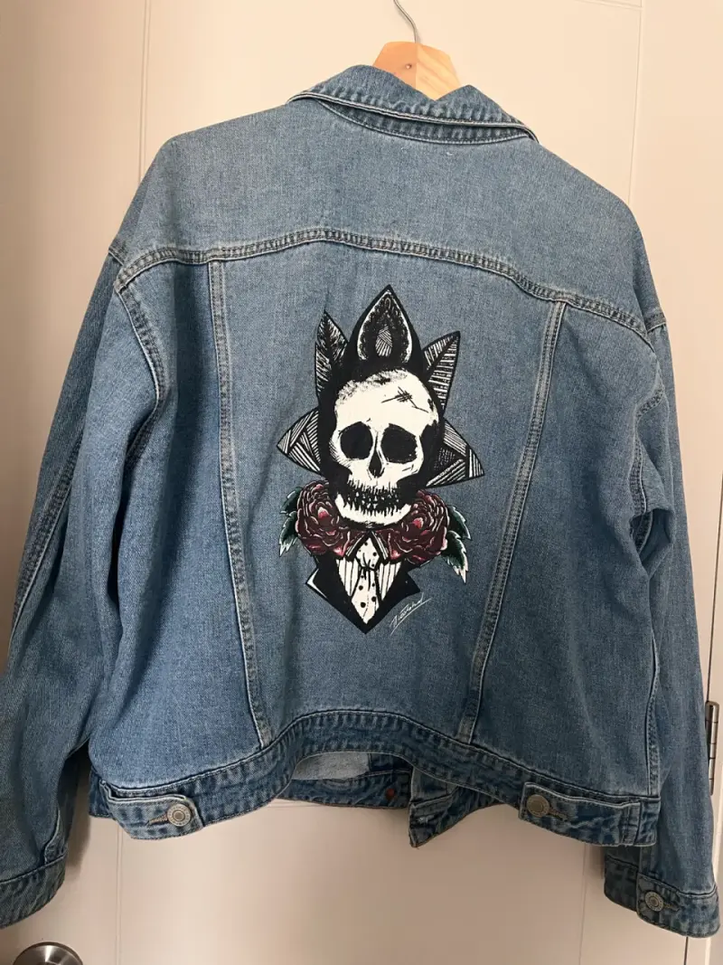 Chaqueta de mezclilla con diseño de calavera - 2