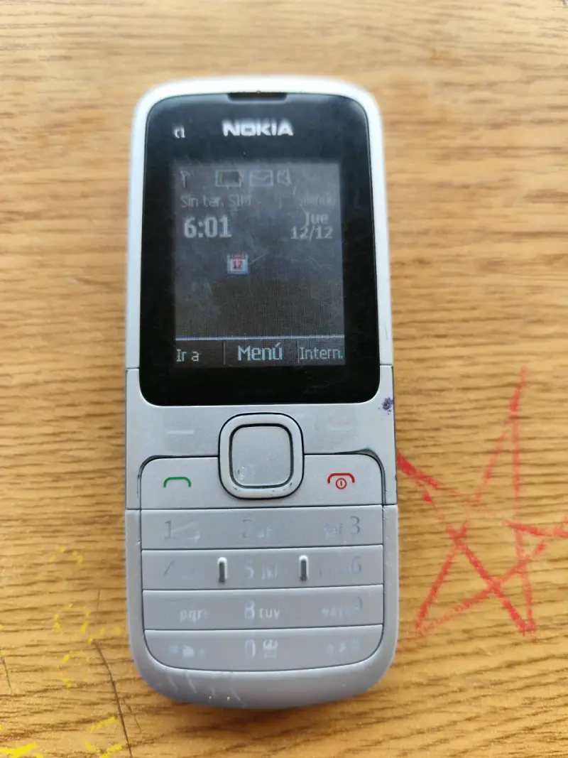 Celular Nokia Modelo C1-01 - 3