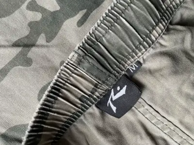 Pantalones camuflados para hombre talla M - miniatura 1